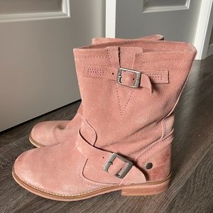 Spring/summer pink suede leather boots